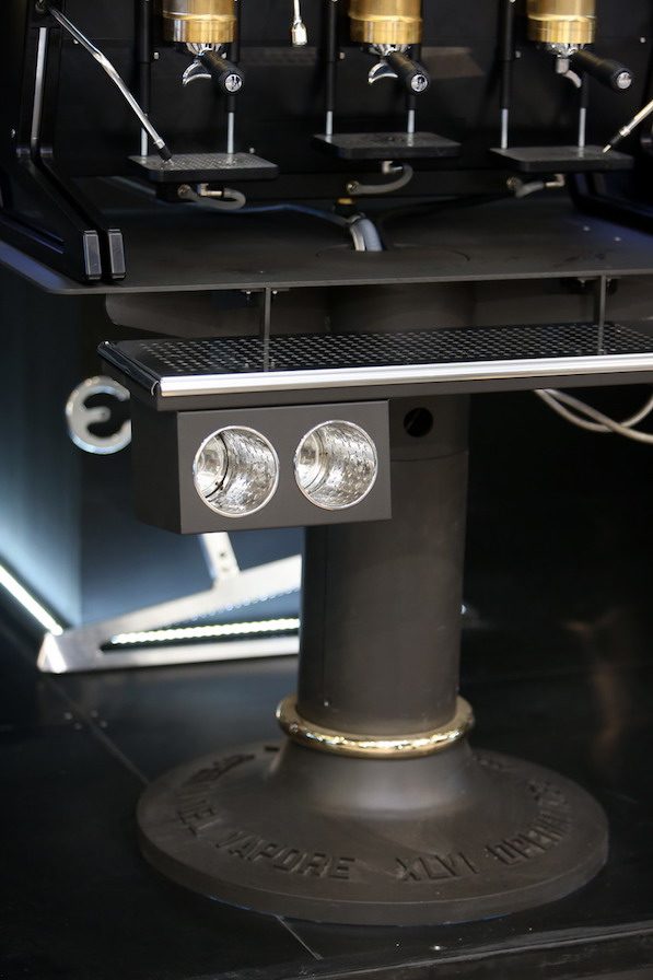 Metal workstation