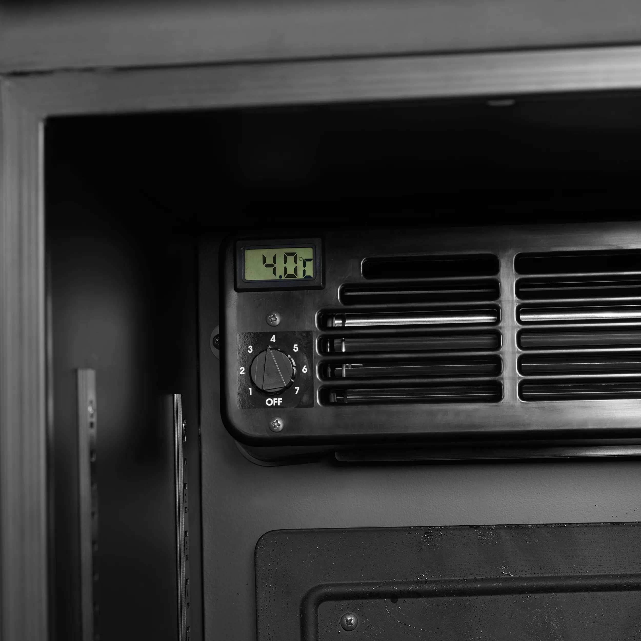 Tefcold / FSC175H BLACK/ Hladnjak za piće